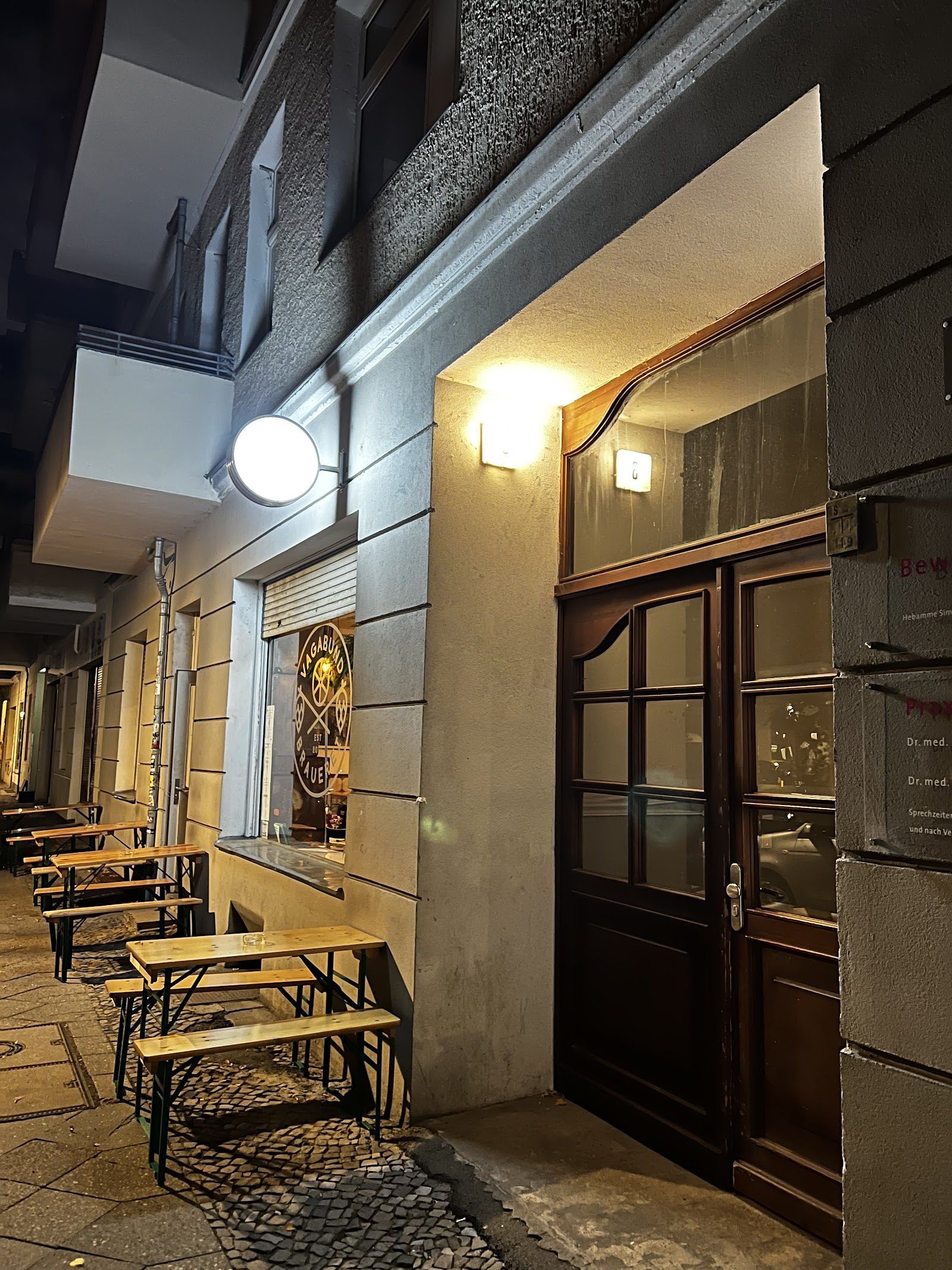 Vagabund Brauerei Berlin bar interior