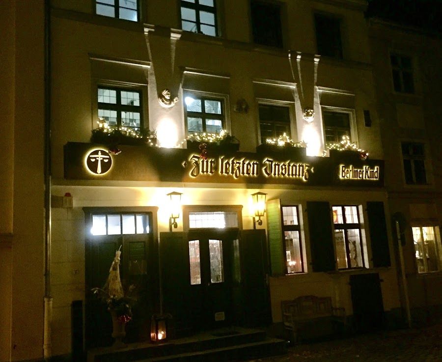 Zur Letzten Instanz Mitte atmosphere