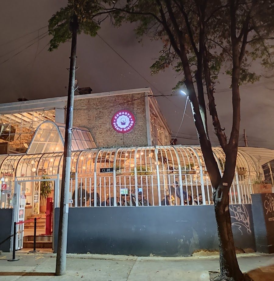 Canasto Bistro Chapinero atmosphere