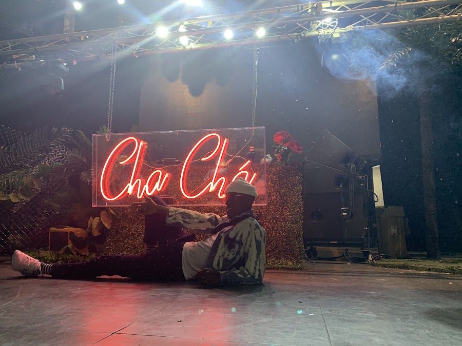 Cha Cha Club bar service