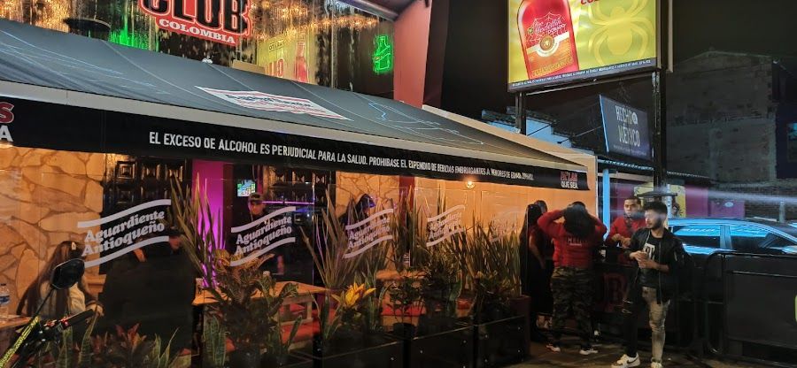 Club Colombia Bar bar service