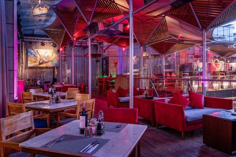 Veritas Sky Bar at JW Marriott bar service
