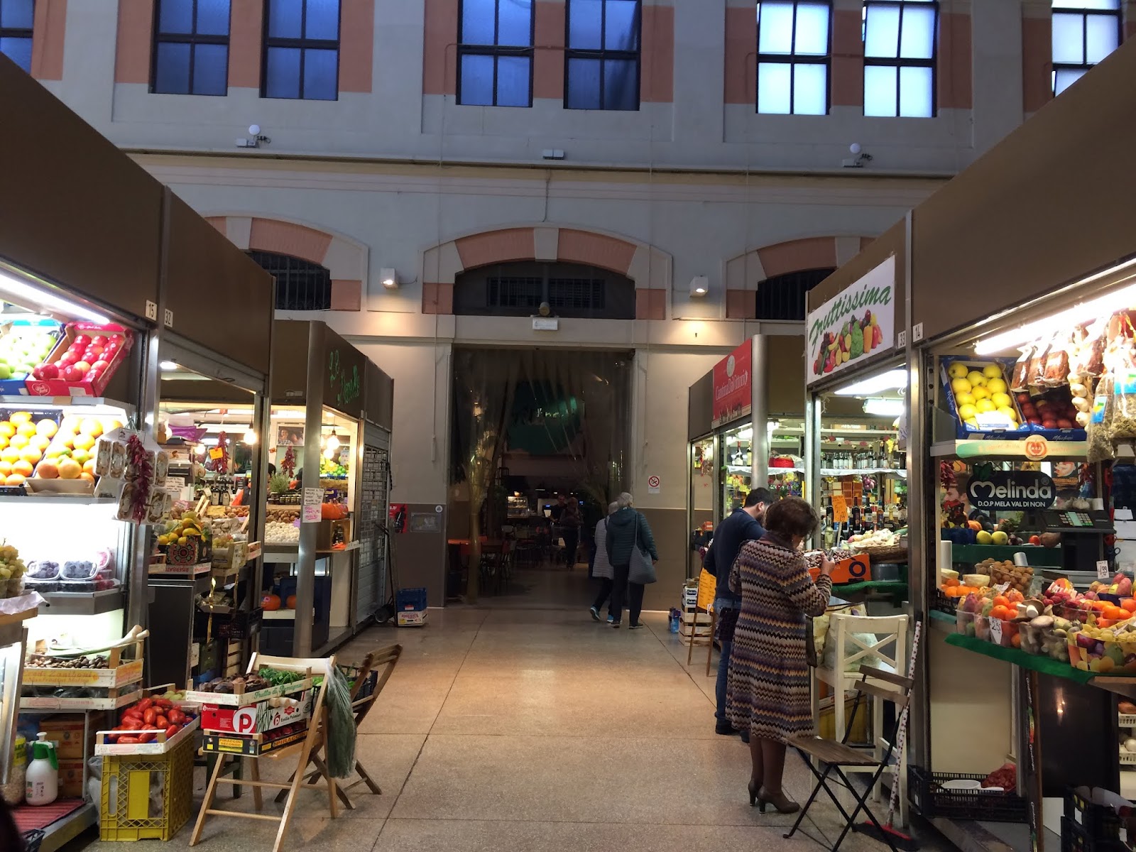 Mercato delle Erbe Bologna bar interior