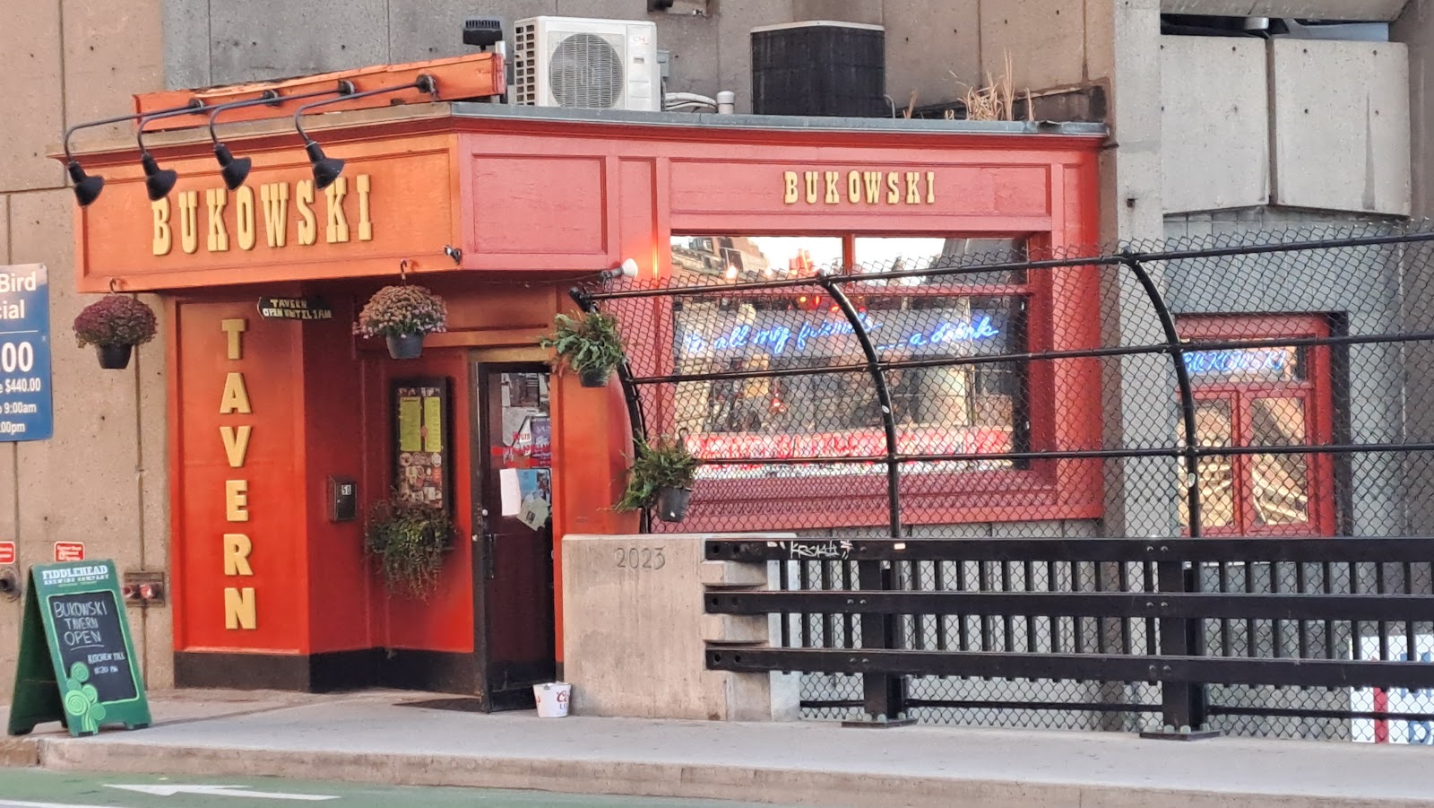 Bukowski Tavern, Boston