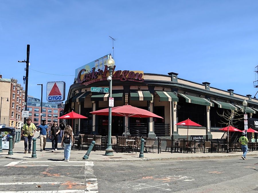 Cask 'n Flagon bar service