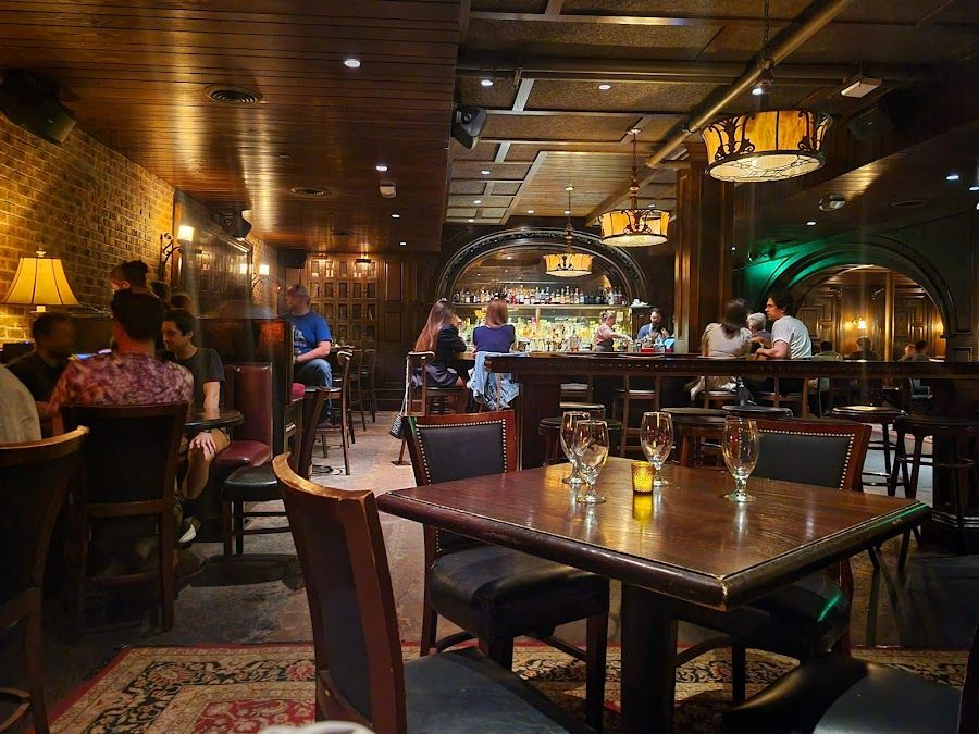 Saloon cocktail at the bar