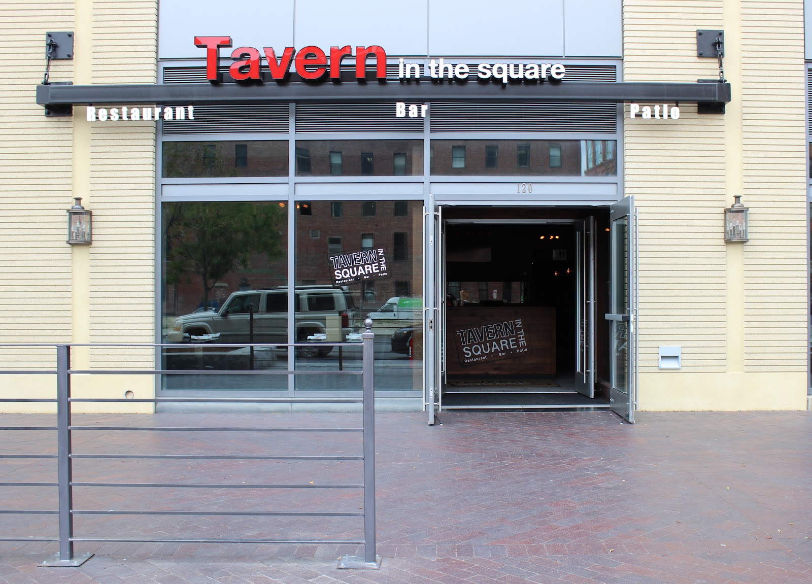 Tavern in the Square, Boston