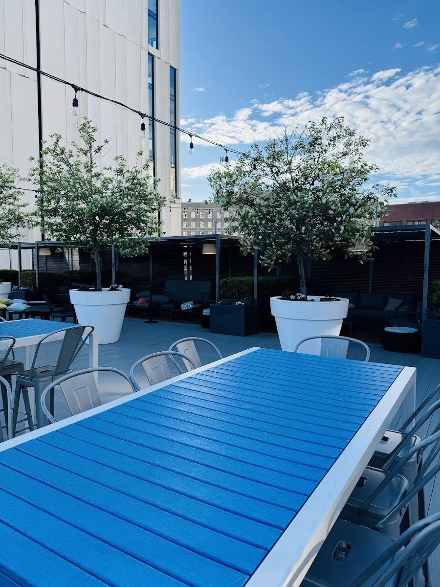 The Rooftop at the Revere Hotel bar service