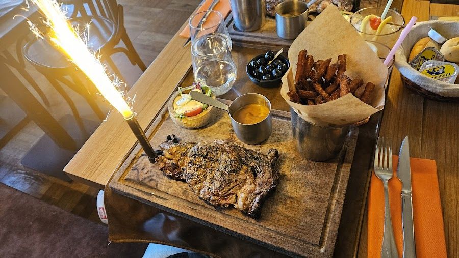 Au Laboureur bar service