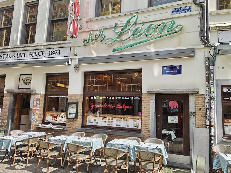 Chez Leon Bar Brussels interior