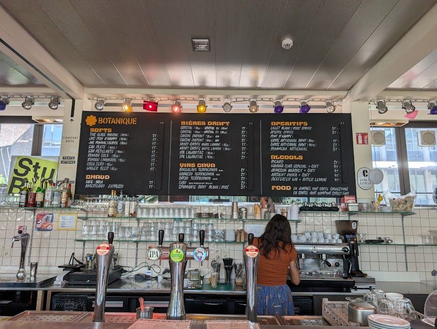 Cafe Bota bar service