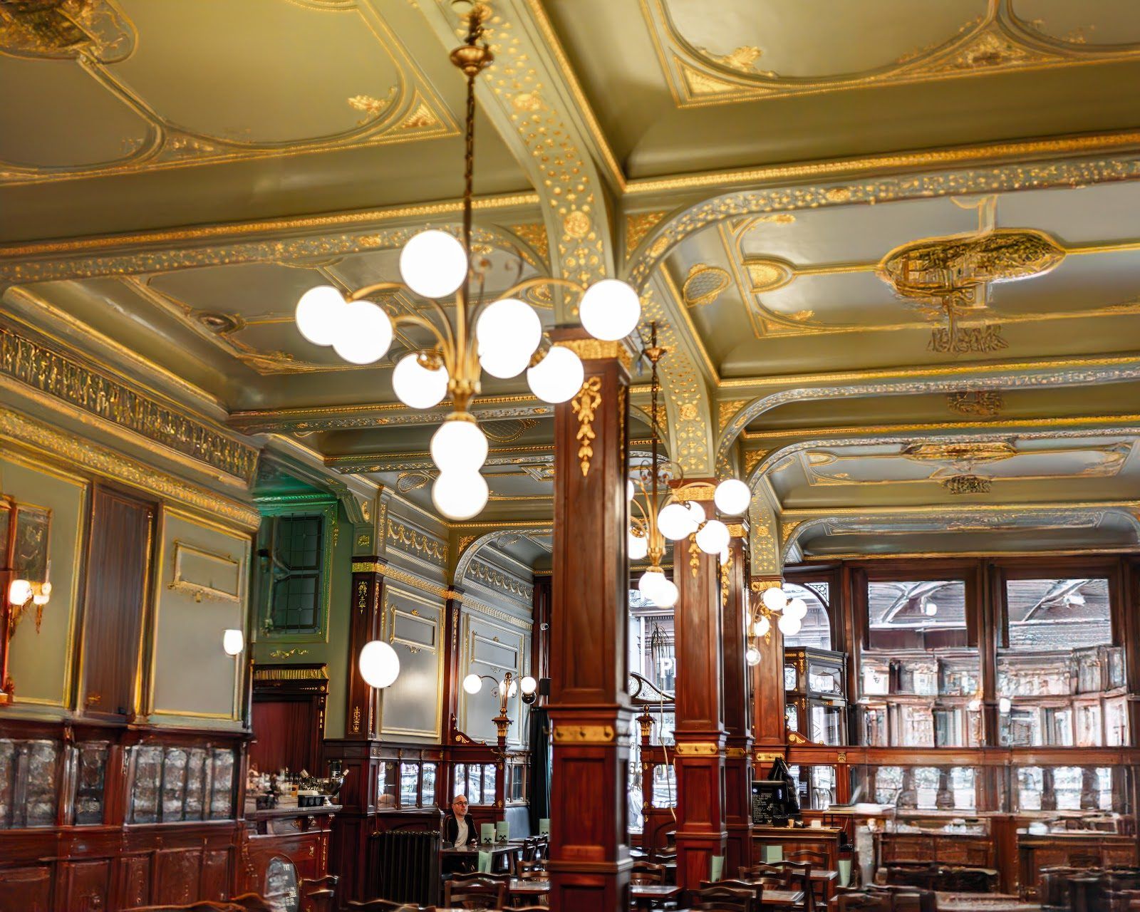 Cafe Greenwich Brussels bar interior