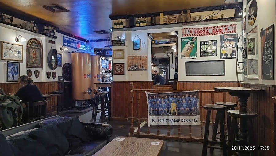 James Joyce Pub Avenue Louise atmosphere