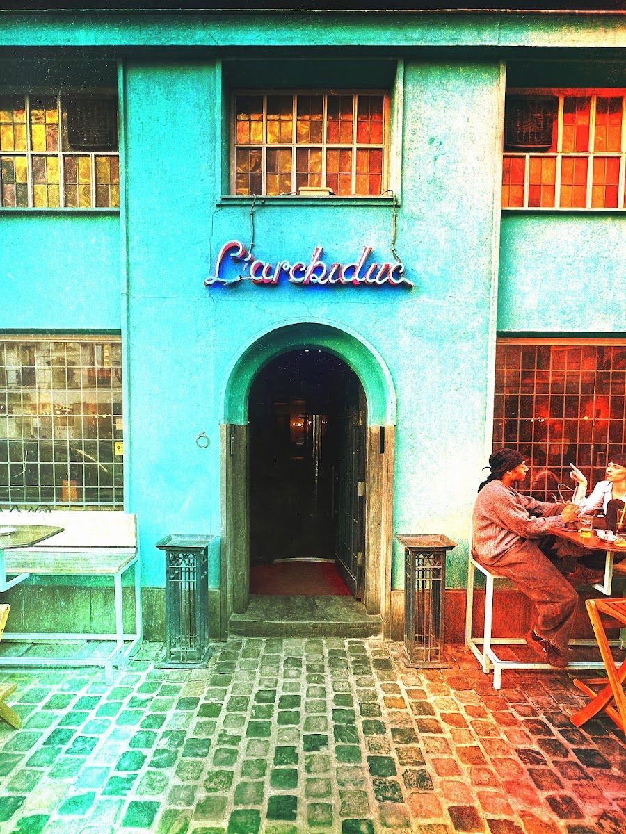 L'Archiduc bar service