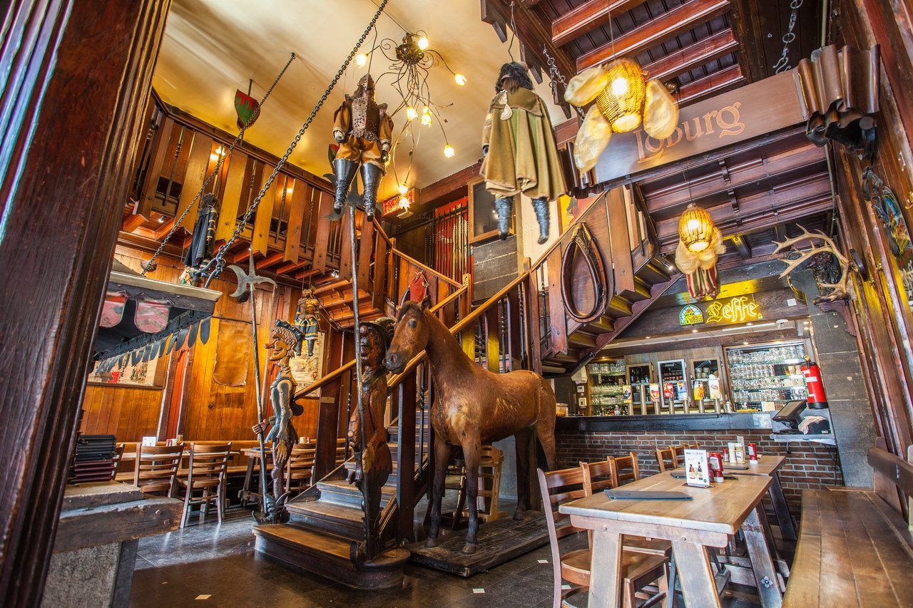 Le Roy d'Espagne Brussels bar interior