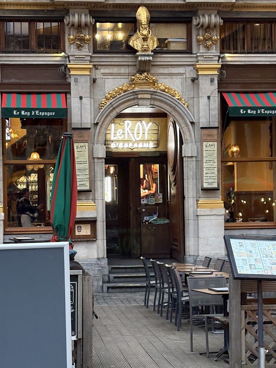 Le Roy d'Espagne City Centre atmosphere