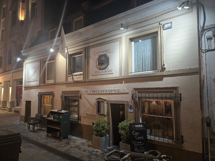 't Spinnekopke bar service