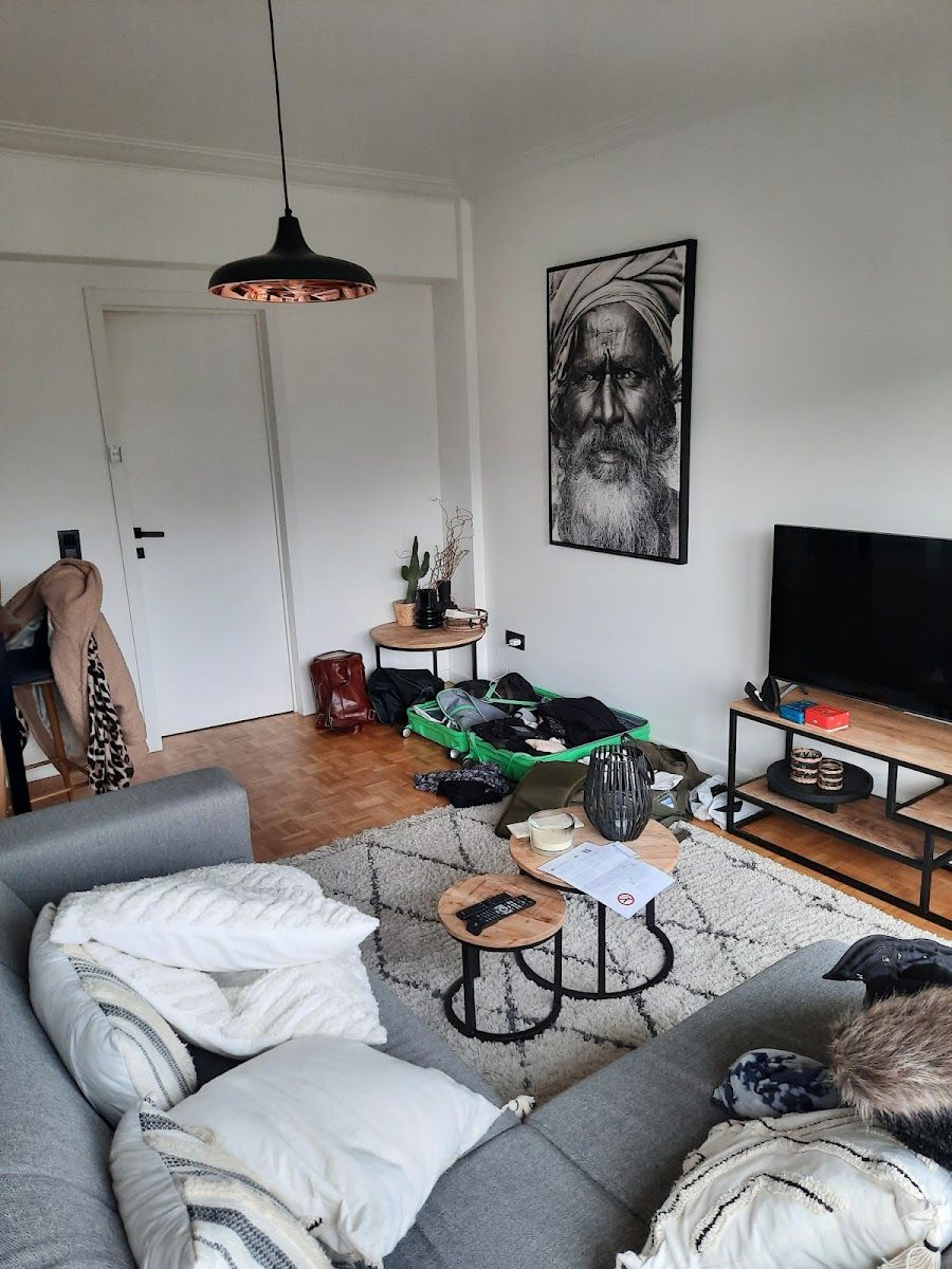 The Flat Saint-Gilles atmosphere