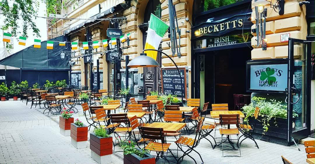 Becketts Irish Pub Budapest bar interior