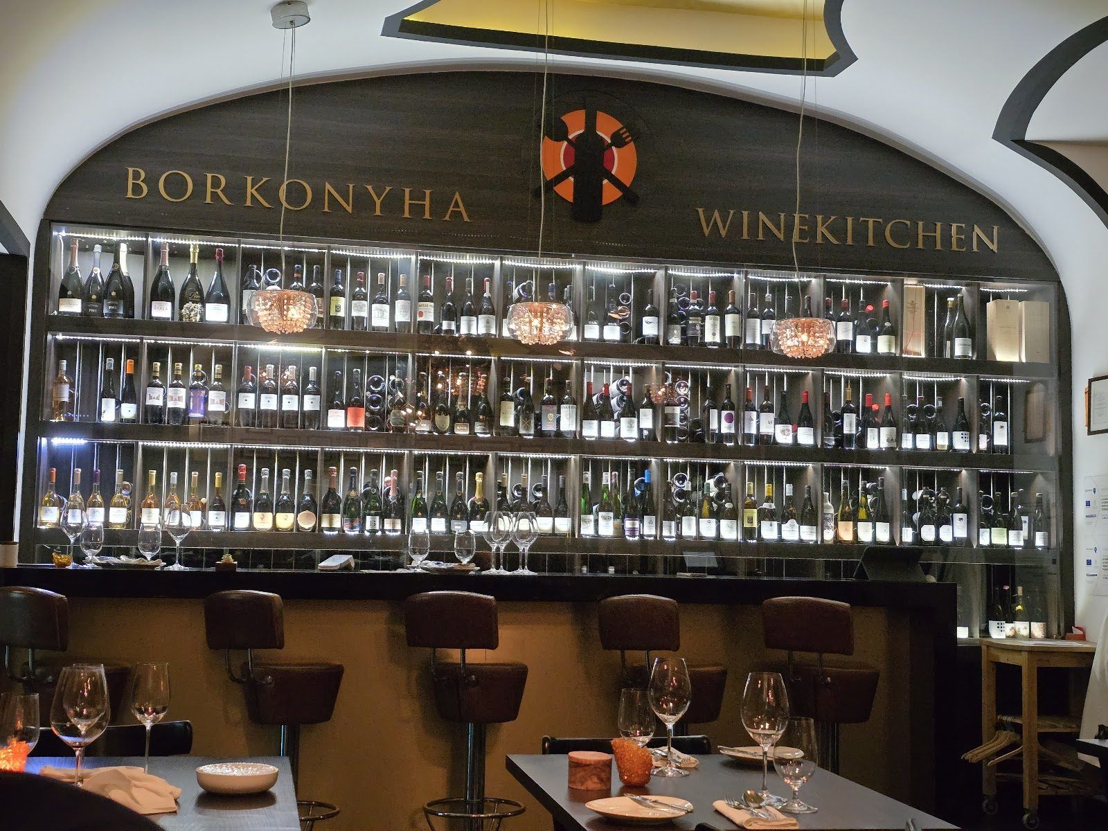 Borkonyha Bar Budapest bar interior