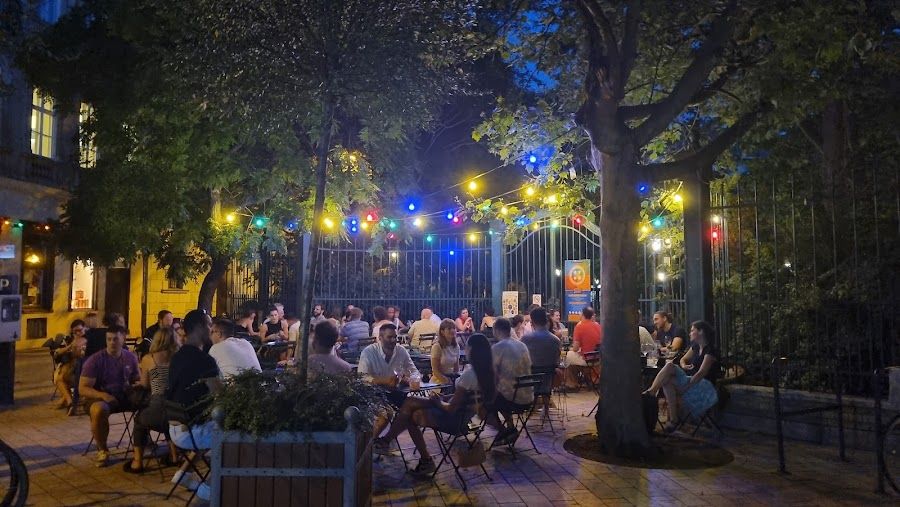 Csendes Letterem Bar District V atmosphere