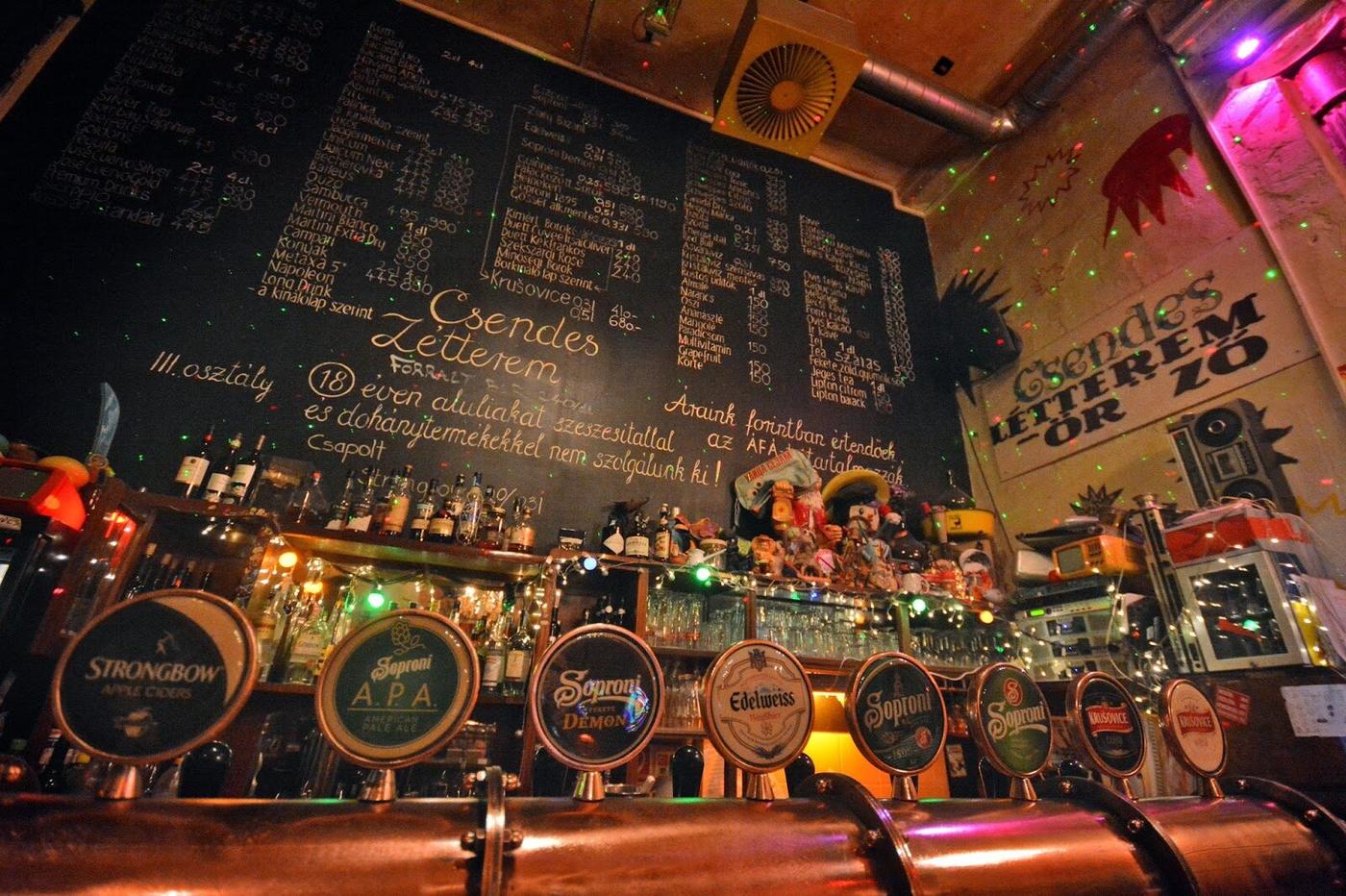 Csendes Vintage Bar, Budapest