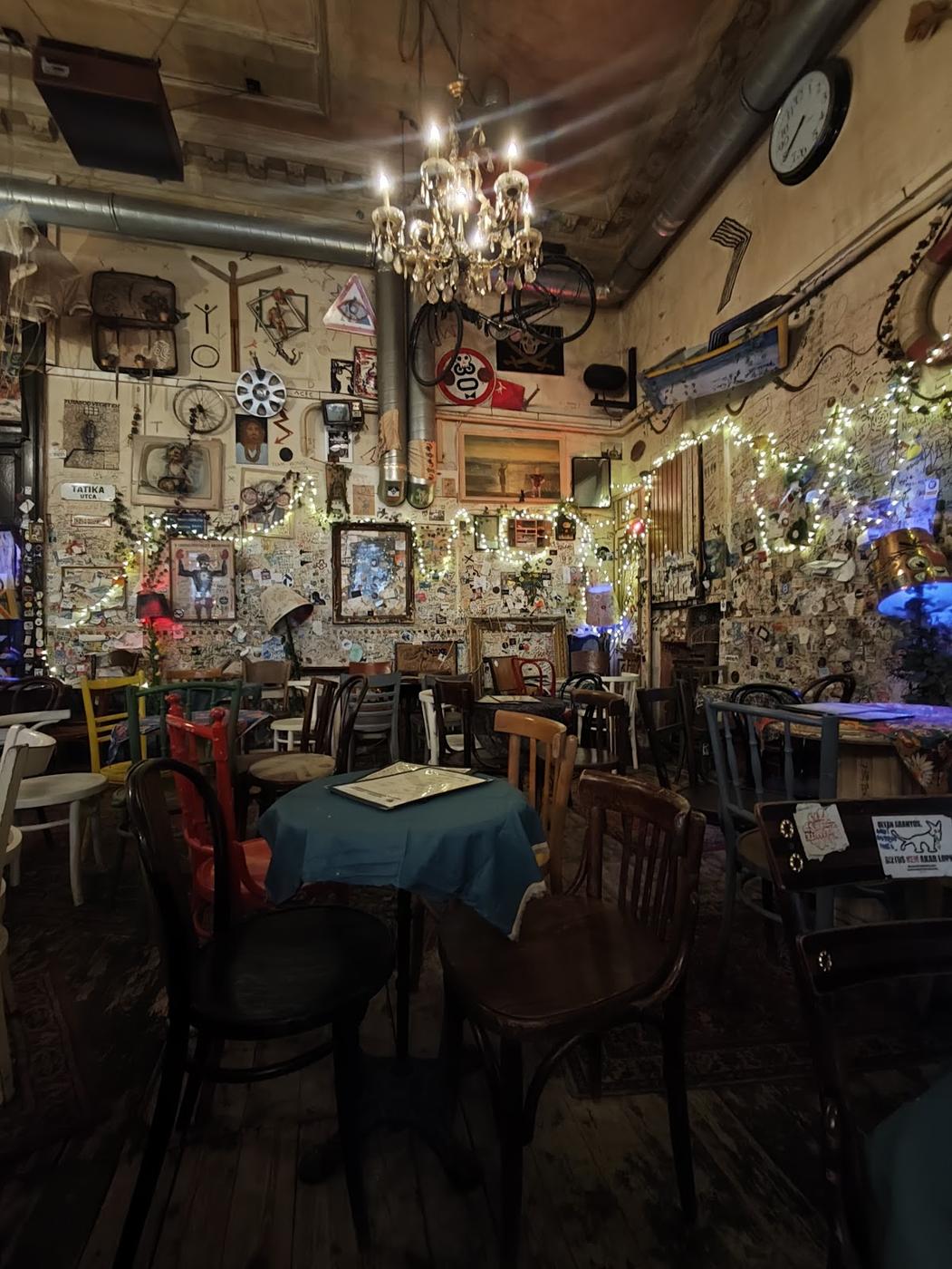 Csendes Vintage Bar, Budapest