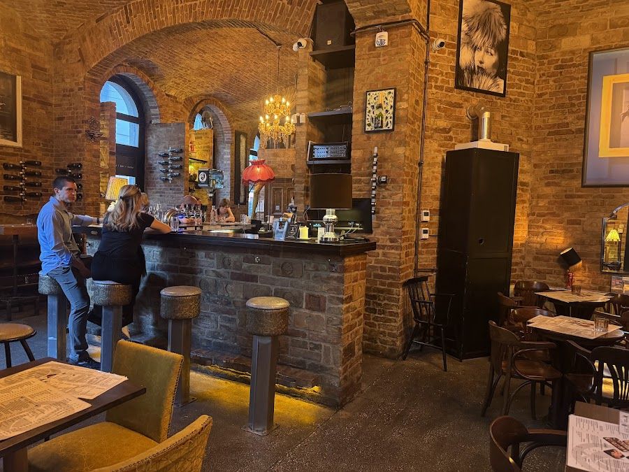 Doblo Wine & Bar Budapest interior