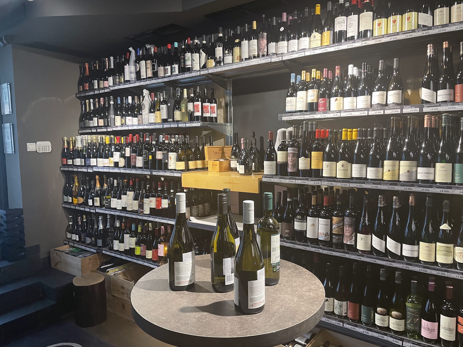 Drop Shop, Budapest