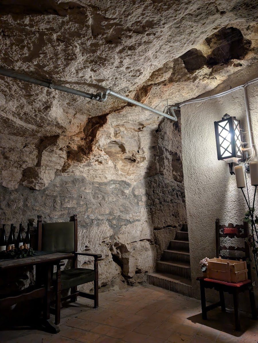 Faust Wine Cellar District I atmosphere