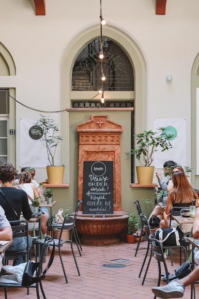 Fekete Cafe Budapest bar interior