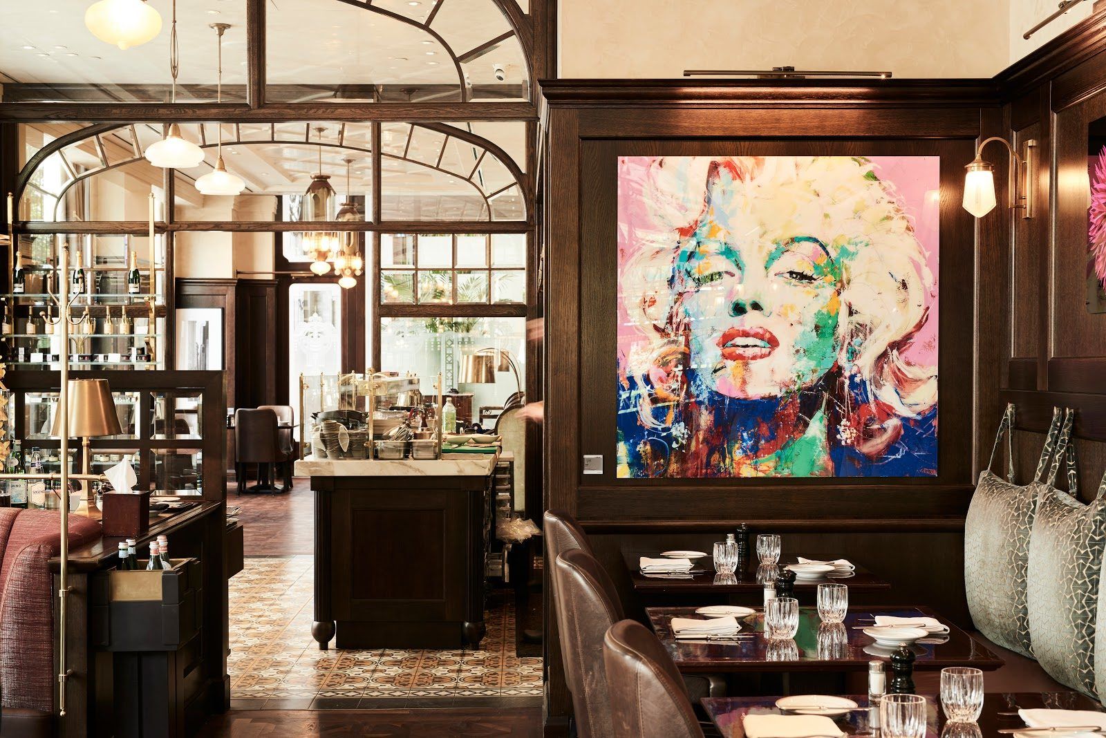 Kollazs Brasserie & Bar Budapest bar interior