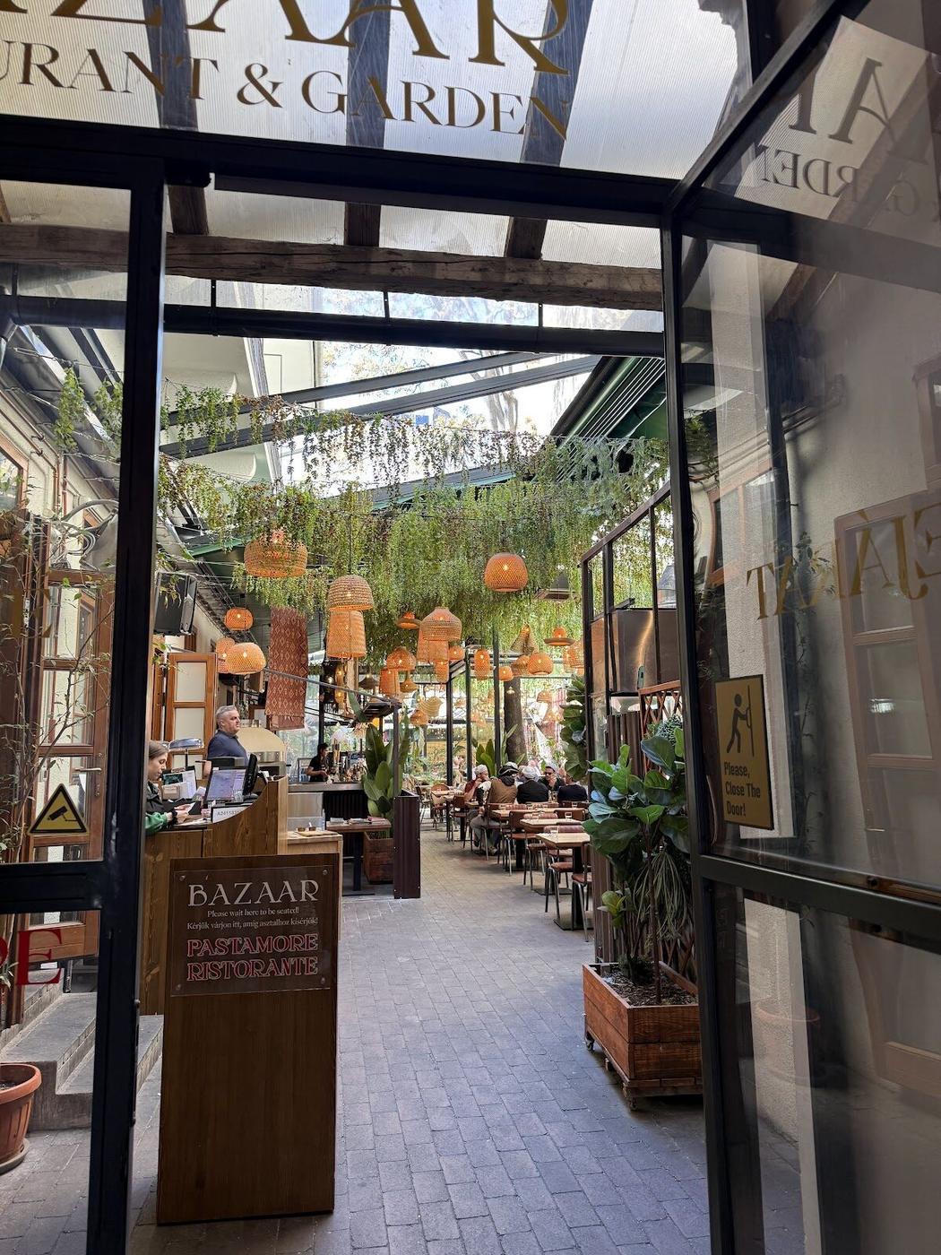 Mazel Tov, Budapest