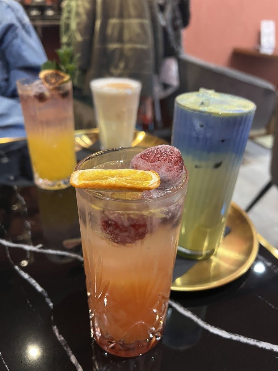Mojito Cafe Buda bar service