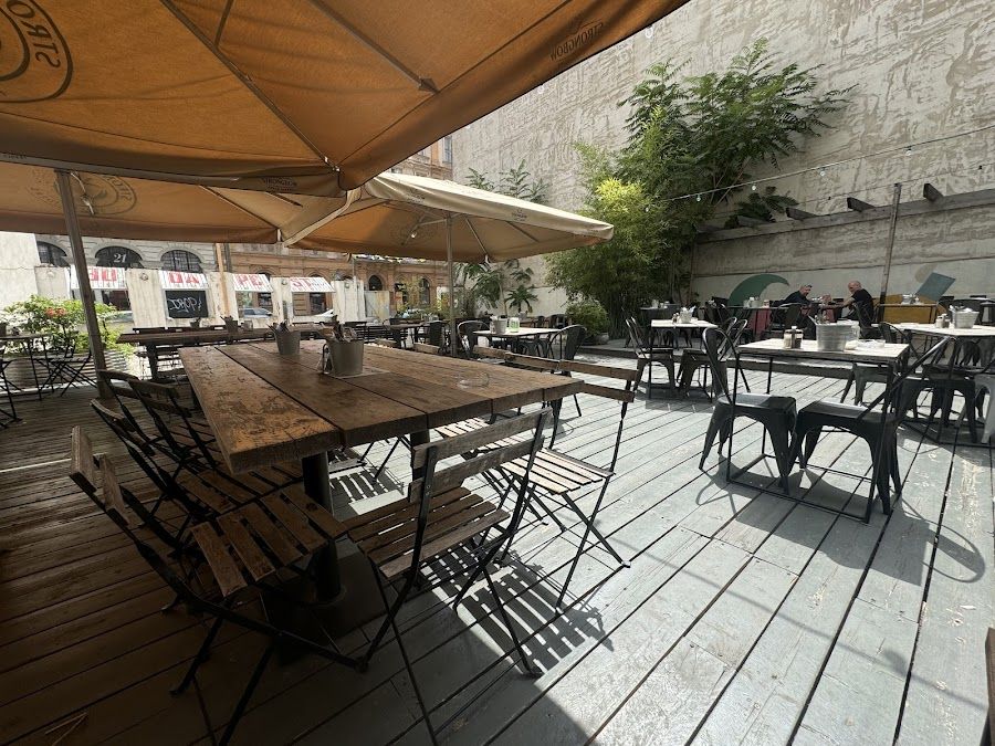Most Bistro District VI atmosphere