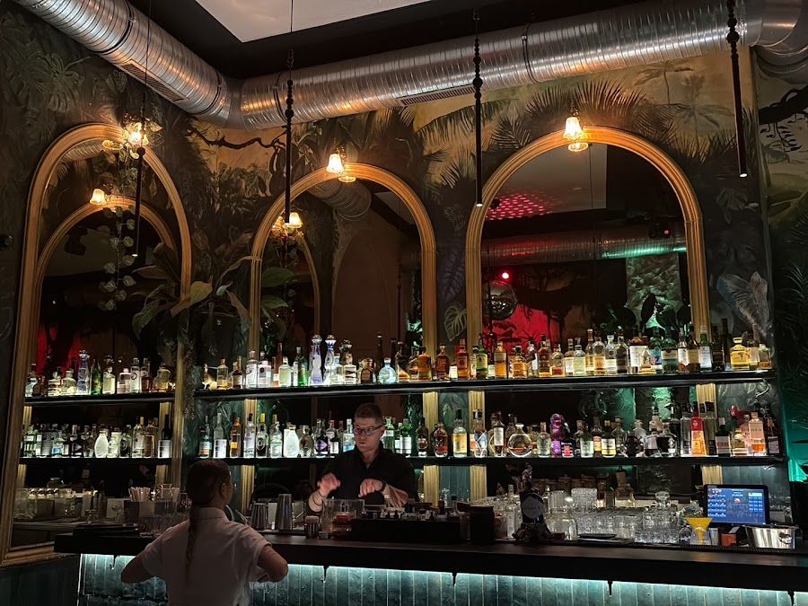 Mozaik Cocktail Bar Budapest interior