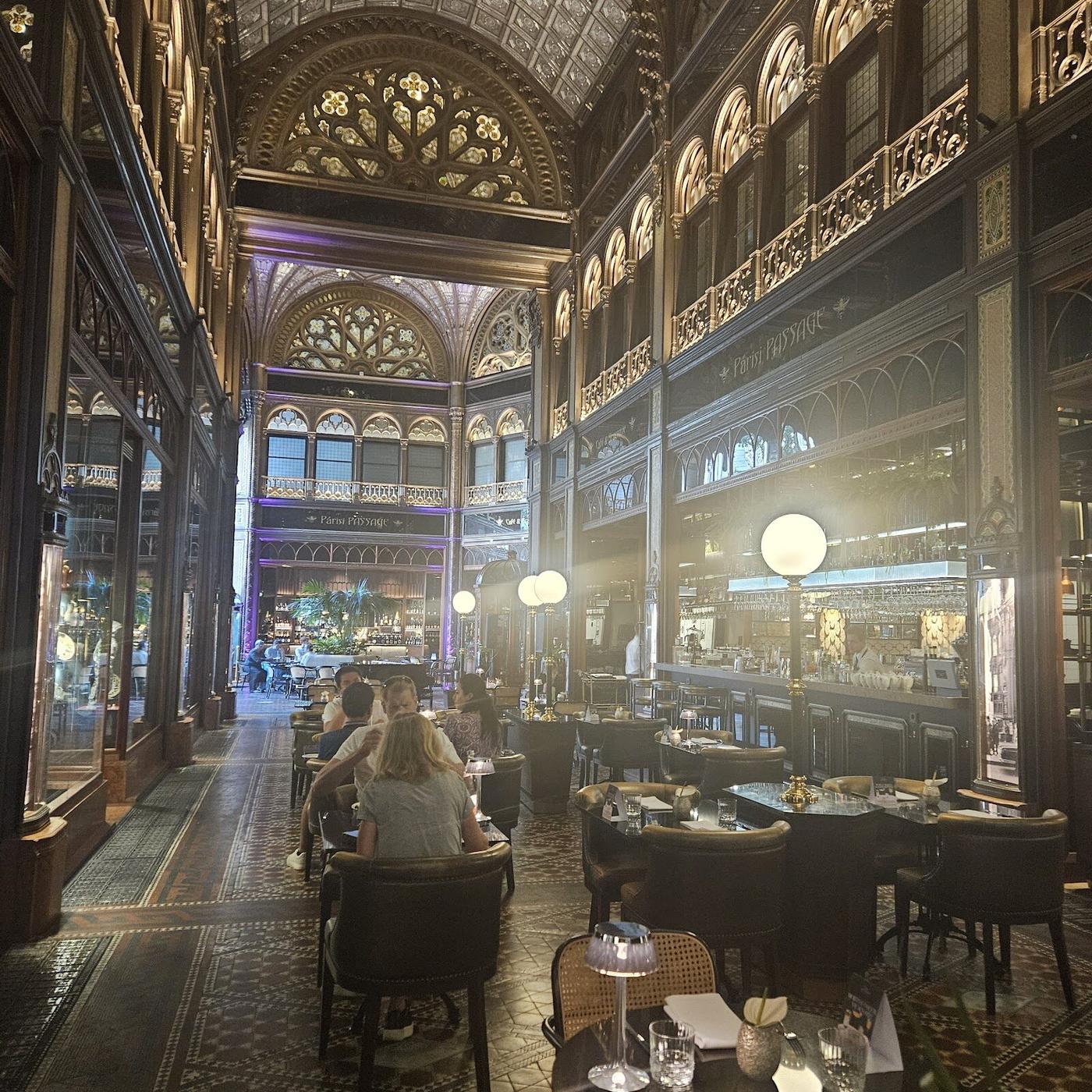 Párisi Passage, Budapest