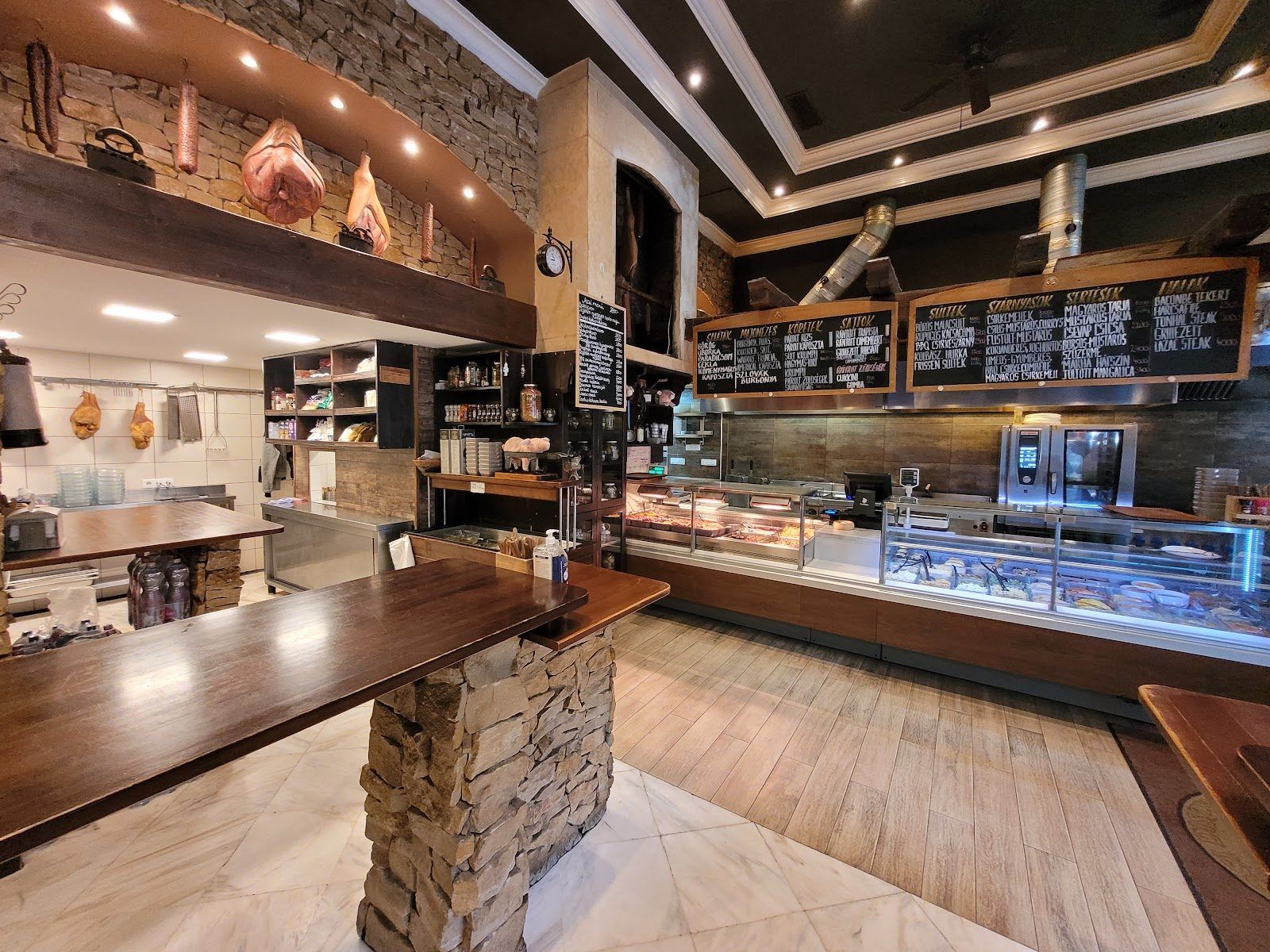 Pesti Disznotoros Budapest bar interior