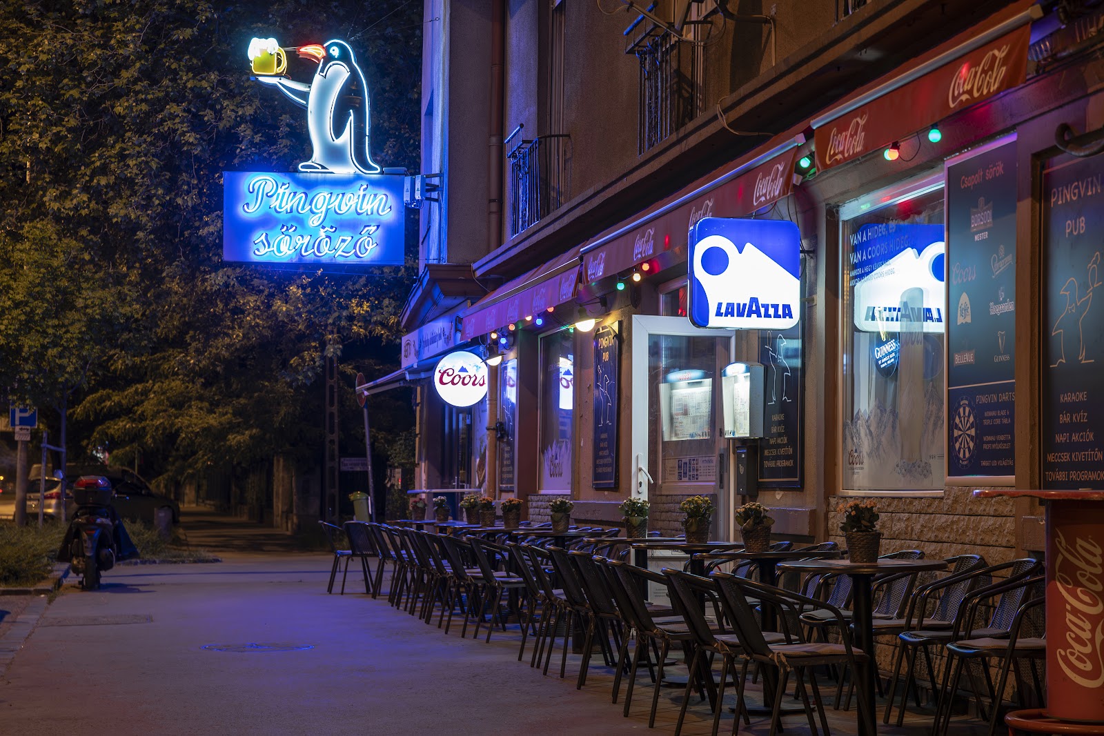 Champs Sport Pub