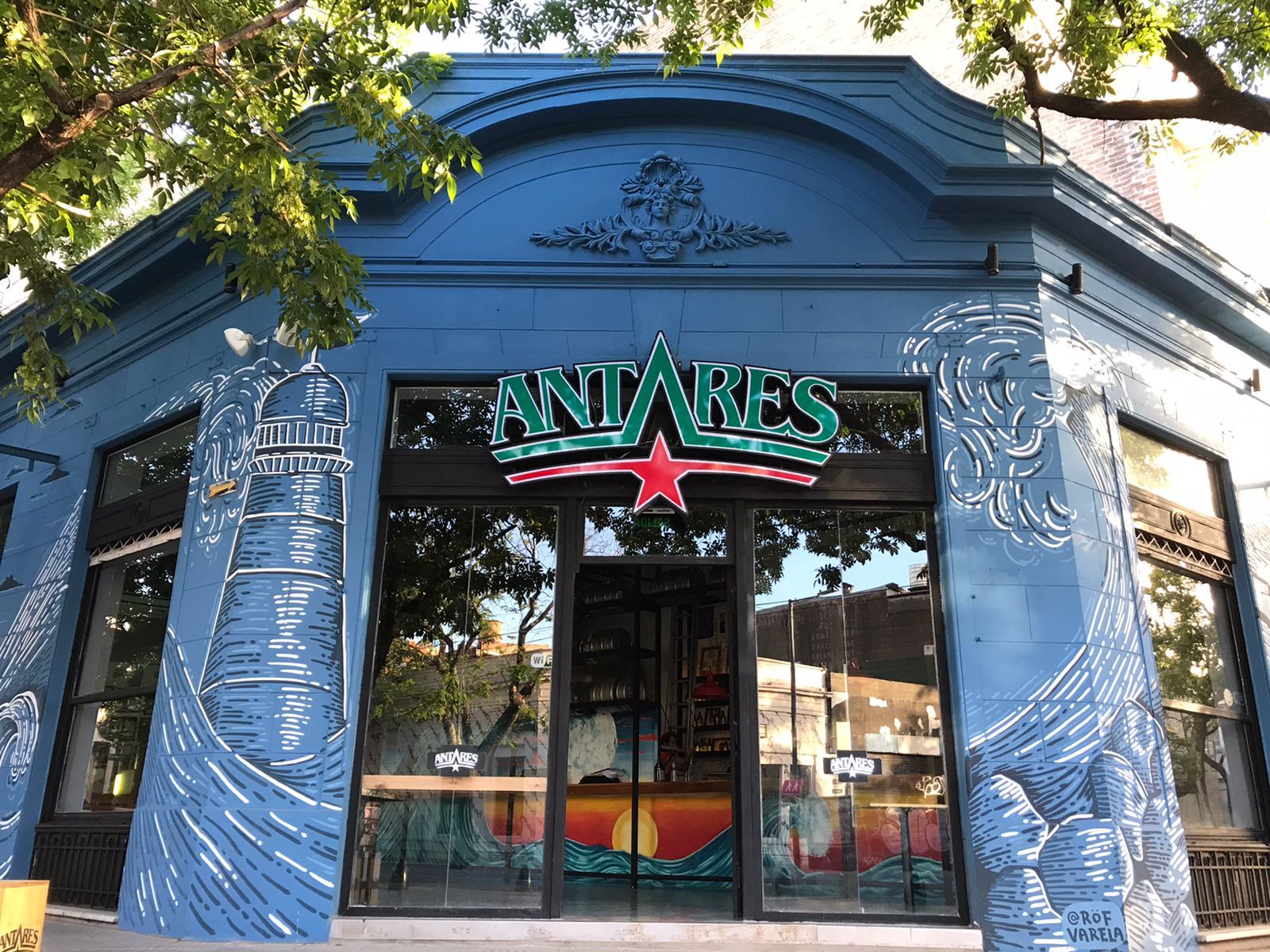 Cerveceria Antares Buenos Aires bar interior