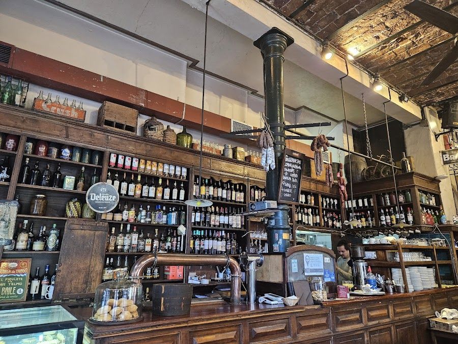 La Poesia bar service