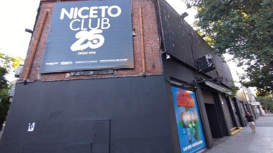 Niceto Club cocktail at the bar