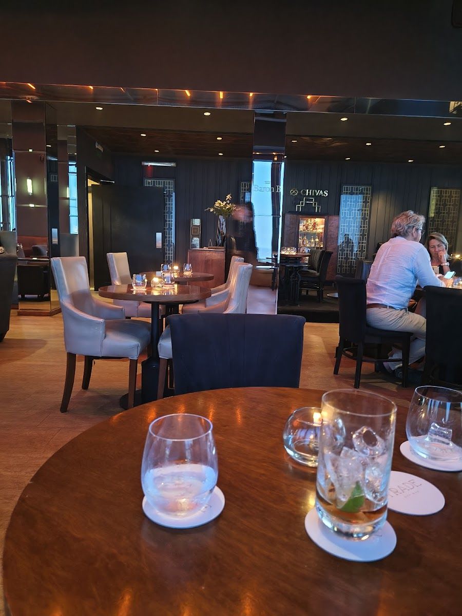 Trade Sky Bar bar service