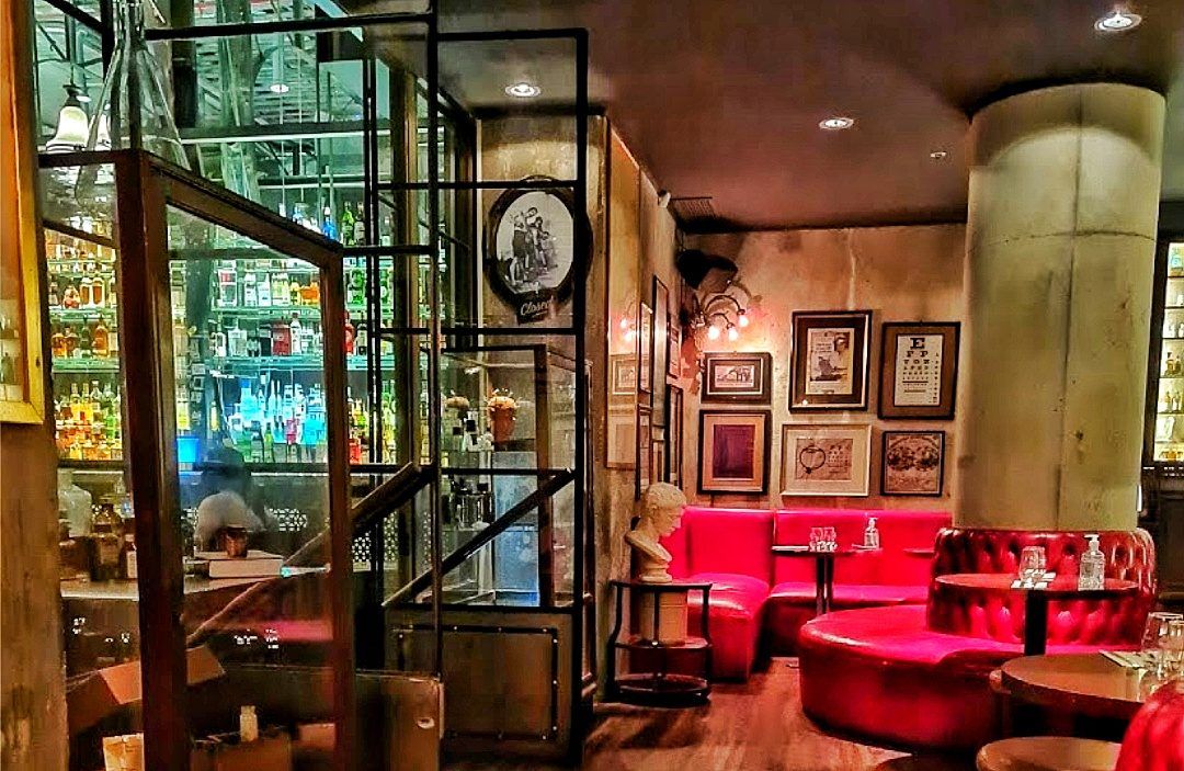 Uptown Bar Buenos Aires bar interior