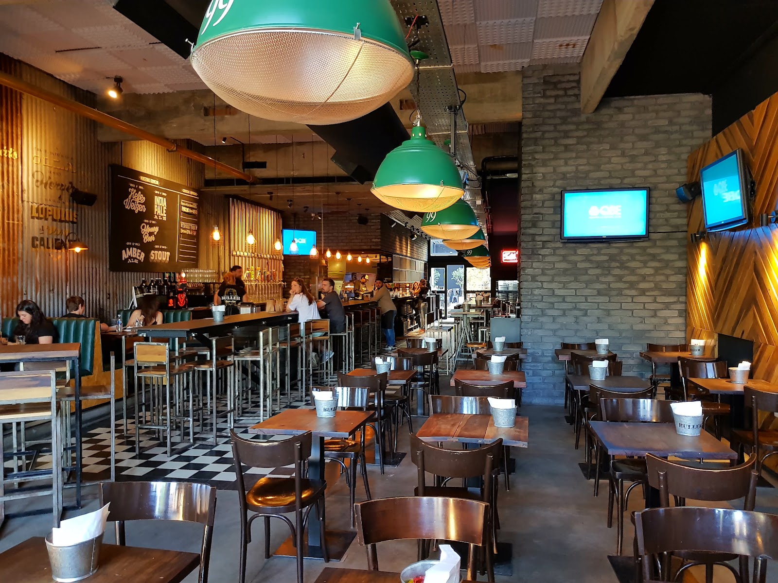 Wenpolu Craft Beer Buenos Aires bar interior