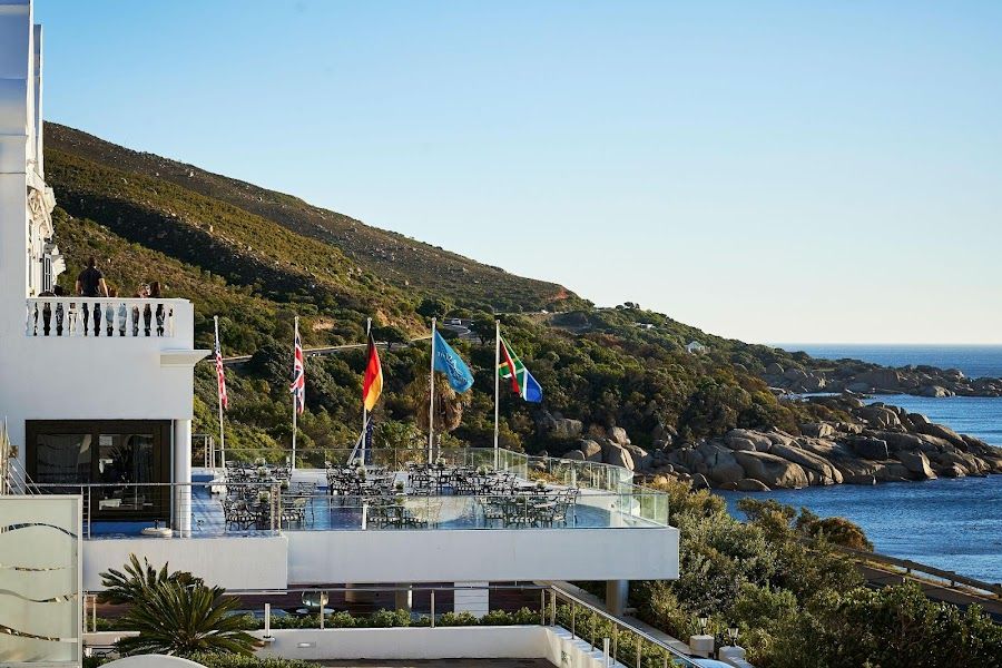 Azure Bar at Twelve Apostles bar service