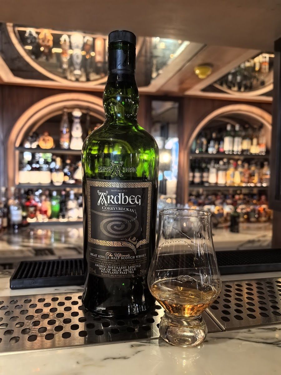 Bascule Whisky Wine & Cocktail Bar V&A Waterfront atmosphere