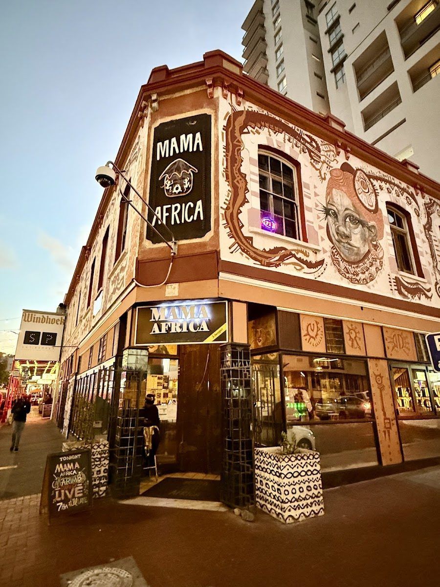 Mama Africa bar service