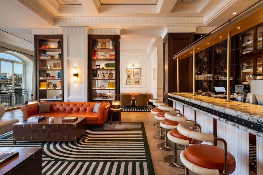 The Wave at Cape Grace bar service