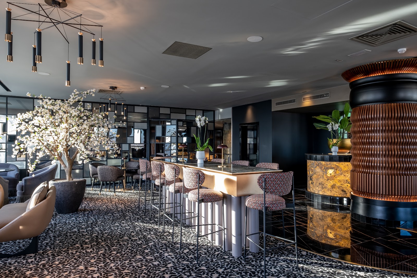 Sky 28 Casablanca bar interior